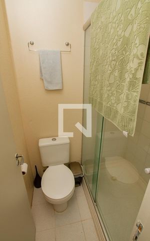 Casa de condomínio à venda com 90m², 4 quartos e 2 vagas Casa de condomínio à venda com 90m², 4 quartos e 2 vagasBanheiro