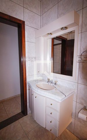 Casa para alugar com 180m², 2 quartos e 4 vagasBanheiro 2