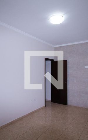 Casa para alugar com 180m², 2 quartos e 4 vagasSuíte