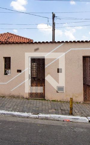 Casa para alugar com 180m², 2 quartos e 4 vagasFachada
