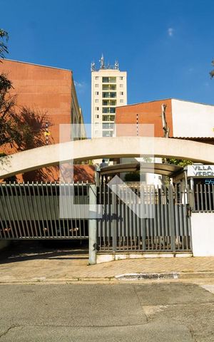 Casa de condomínio à venda com 190m², 3 quartos e 2 vagas Casa de condomínio à venda com 190m², 3 quartos e 2 vagasFachada