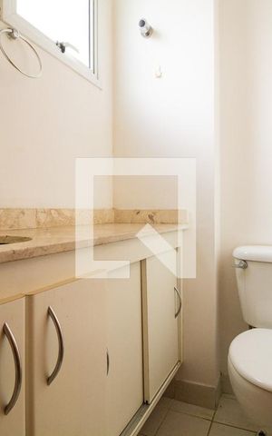 Casa de condomínio à venda com 190m², 3 quartos e 2 vagas Casa de condomínio à venda com 190m², 3 quartos e 2 vagasBanheiro