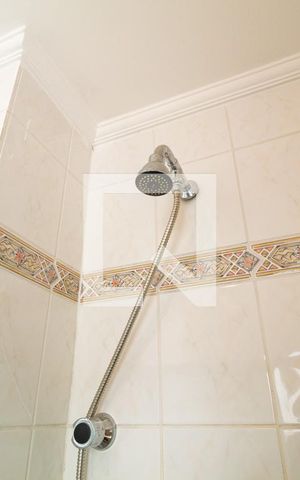 Casa de condomínio à venda com 190m², 3 quartos e 2 vagas Casa de condomínio à venda com 190m², 3 quartos e 2 vagasBanheiro