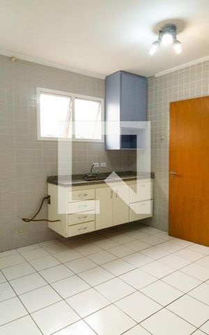 Casa de condomínio à venda com 190m², 3 quartos e 2 vagas Casa de condomínio à venda com 190m², 3 quartos e 2 vagasCozinha