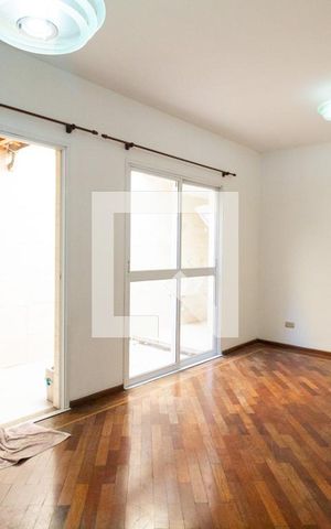 Casa de condomínio à venda com 190m², 3 quartos e 2 vagas Casa de condomínio à venda com 190m², 3 quartos e 2 vagasSala