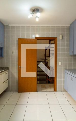 Casa de condomínio à venda com 190m², 3 quartos e 2 vagas Casa de condomínio à venda com 190m², 3 quartos e 2 vagasCozinha