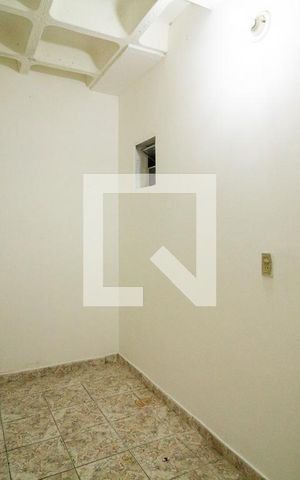 Casa de condomínio à venda com 190m², 3 quartos e 2 vagas Casa de condomínio à venda com 190m², 3 quartos e 2 vagasQuarto de Serviço