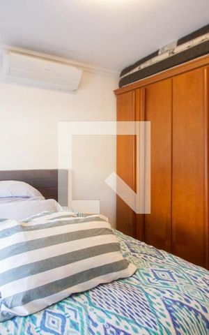 Casa à venda com 200m², 2 quartos e 2 vagasQuarto