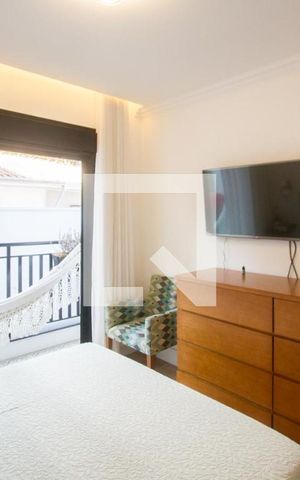 Casa à venda com 200m², 2 quartos e 2 vagasSuíte