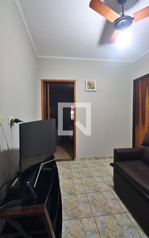 Casa à venda com 139m², 2 quartos e 2 vagasSala
