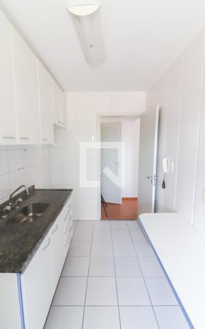 Apartamento para alugar com 61m², 2 quartos e 2 vagas Apartamento para alugar com 61m², 2 quartos e 2 vagasCozinha
