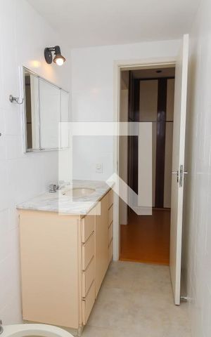 Apartamento à venda com 190m², 3 quartos e 1 vaga Apartamento à venda com 190m², 3 quartos e 1 vagaBanheiro da Suíte 1