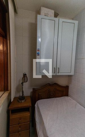 Casa à venda com 635m², 4 quartos e 4 vagas Casa à venda com 635m², 4 quartos e 4 vagasQuarto de Serviço