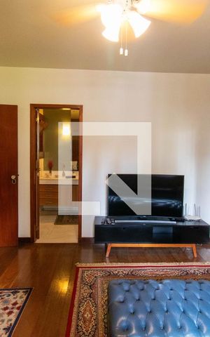 Casa à venda com 635m², 4 quartos e 4 vagas Casa à venda com 635m², 4 quartos e 4 vagasSuíte 1