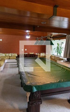 Casa à venda com 635m², 4 quartos e 4 vagas Casa à venda com 635m², 4 quartos e 4 vagasSala de Jogos