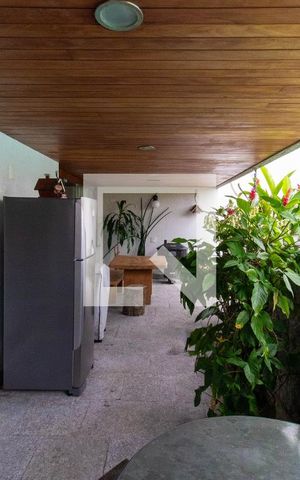 Casa à venda com 635m², 4 quartos e 4 vagas Casa à venda com 635m², 4 quartos e 4 vagasÁrea gourmet
