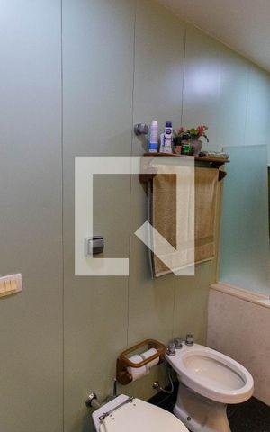 Casa à venda com 635m², 4 quartos e 4 vagas Casa à venda com 635m², 4 quartos e 4 vagasBanheiro da Suíte 4