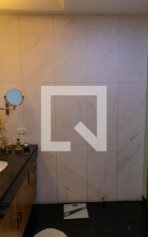 Casa à venda com 635m², 4 quartos e 4 vagas Casa à venda com 635m², 4 quartos e 4 vagasBanheiro da Suíte 4