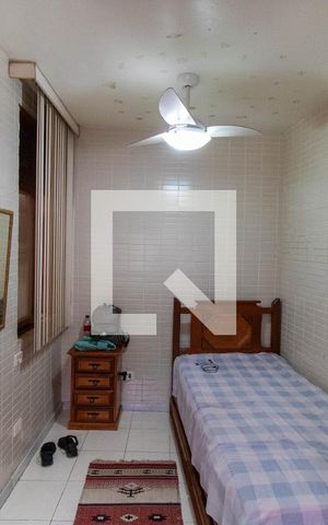 Casa à venda com 635m², 4 quartos e 4 vagas Casa à venda com 635m², 4 quartos e 4 vagasQuarto de Serviço