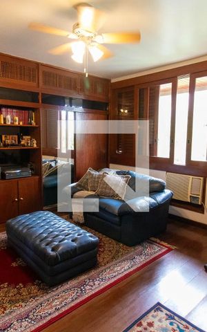 Casa à venda com 635m², 4 quartos e 4 vagas Casa à venda com 635m², 4 quartos e 4 vagasSuíte 1