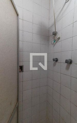 Casa à venda com 635m², 4 quartos e 4 vagas Casa à venda com 635m², 4 quartos e 4 vagasBanheiro de serviço
