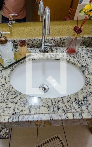 Apartamento à venda com 128m², 4 quartos e 2 vagas Apartamento à venda com 128m², 4 quartos e 2 vagasLavabo