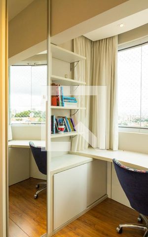 Apartamento à venda com 113m², 2 quartos e 2 vagas Apartamento à venda com 113m², 2 quartos e 2 vagasCloset