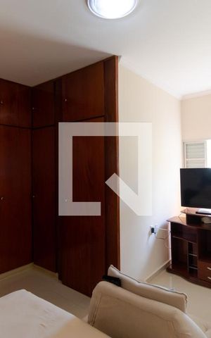 Casa à venda com 205m², 4 quartos e 1 vagaSuíte