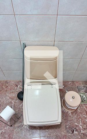 Casa à venda com 379m², 5 quartos e 6 vagasBanheiro do Quarto 1 - Suíte
