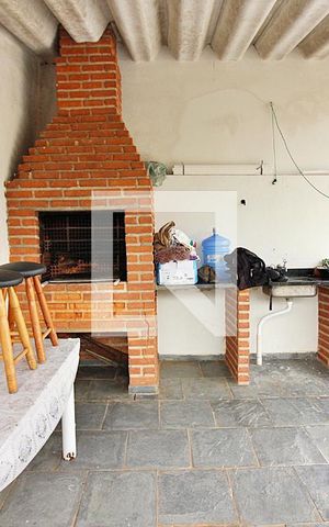 Casa à venda com 379m², 5 quartos e 6 vagasChurrasqueira