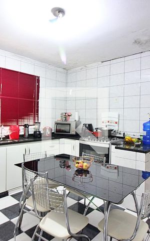 Casa à venda com 379m², 5 quartos e 6 vagasCozinha
