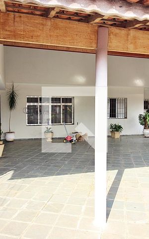 Casa à venda com 379m², 5 quartos e 6 vagasVaranda 