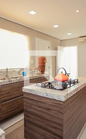Casa à venda com 413m², 3 quartos e 4 vagasCozinha