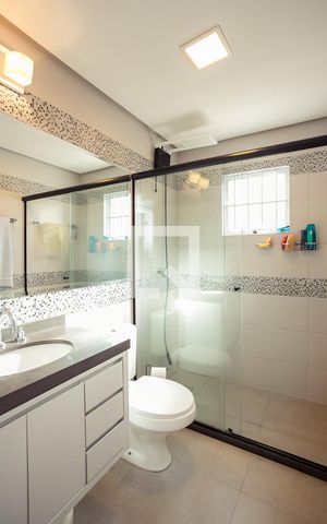 Casa à venda com 413m², 3 quartos e 4 vagasBanheiro Social