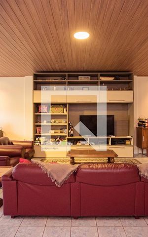 Casa à venda com 413m², 3 quartos e 4 vagasSala