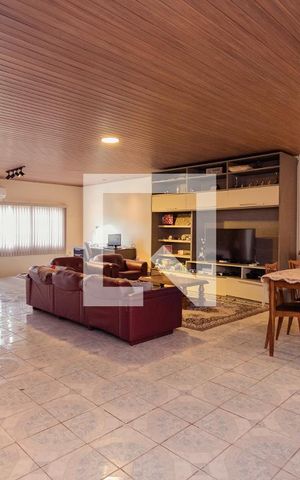 Casa à venda com 413m², 3 quartos e 4 vagasSala