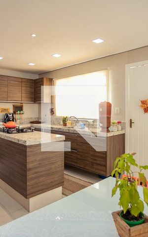 Casa à venda com 413m², 3 quartos e 4 vagasCozinha