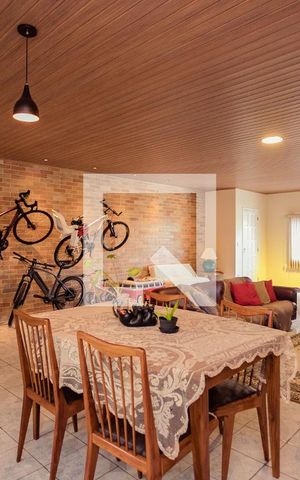Casa à venda com 413m², 3 quartos e 4 vagasSala