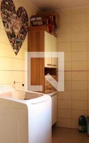 Casa à venda com 350m², 3 quartos e 2 vagasÁrea de Serviço
