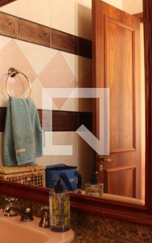 Casa à venda com 350m², 3 quartos e 2 vagasBanheiro