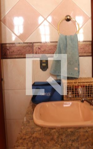 Casa à venda com 350m², 3 quartos e 2 vagasBanheiro