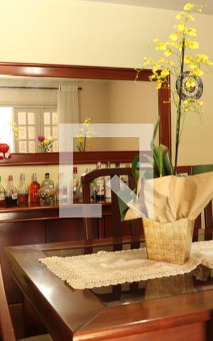Casa à venda com 350m², 3 quartos e 2 vagasSala