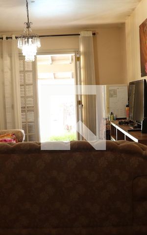 Casa à venda com 350m², 3 quartos e 2 vagasQuarto