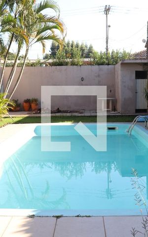 Casa à venda com 350m², 3 quartos e 2 vagasÁrea comum - Piscina