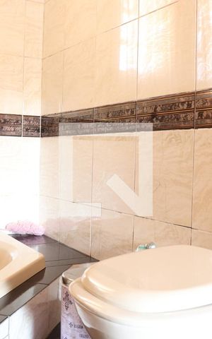 Casa à venda com 350m², 3 quartos e 2 vagasBanheiro