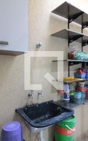 Casa de condomínio à venda com 56m², 2 quartos e 1 vagaArea de serviço 