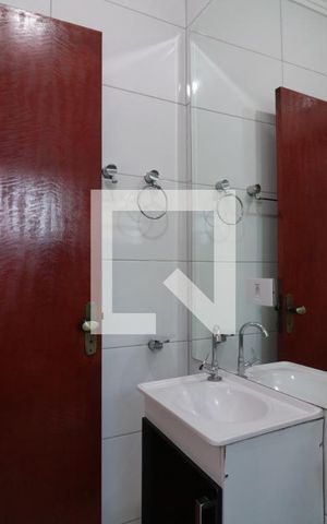 Casa de condomínio à venda com 56m², 2 quartos e 1 vagaBanheiro Social