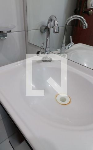 Casa de condomínio à venda com 56m², 2 quartos e 1 vagaBanheiro Social- pia