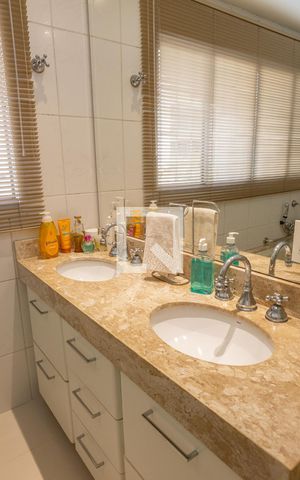 Casa à venda com 220m², 3 quartos e 2 vagasBanheiro Social