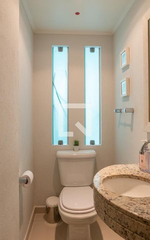 Casa à venda com 220m², 3 quartos e 2 vagasLavabo